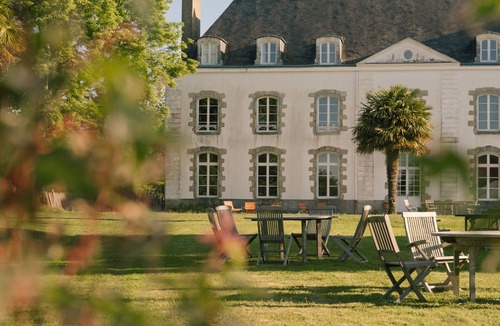 Pluneret Apartment | Apartment 'Le Saint Goustan' with Shared Pool, Shared Terrace and Wi-Fi