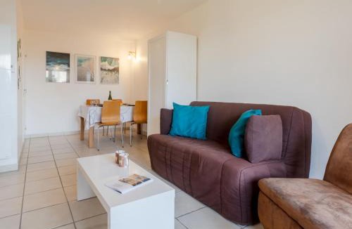 Villers-sur-Mer Apartment | Apartment Le Vert Clos by Interhome