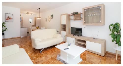 Grebastica Apartment | Apartment Legend