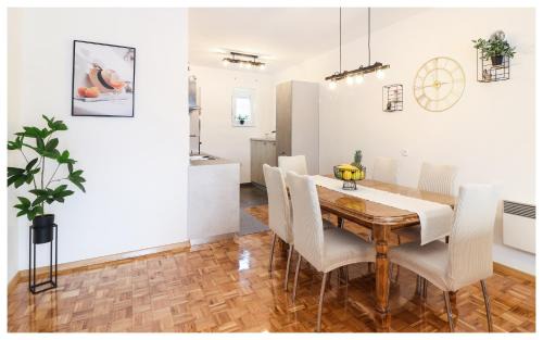 Grebastica Apartment | Apartment Legend