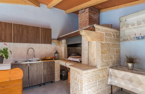 Nova Vas Apartment | Apartment Leon with Private Pool and Garden