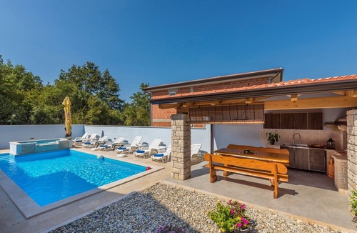 Nova Vas Apartment | Apartment Leon with Private Pool and Garden