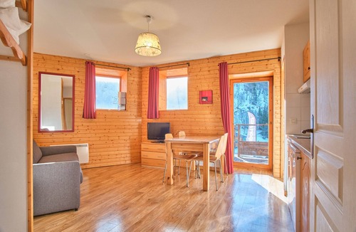Chamrousse Apartment | Apartment 'Les Airelles' with Mountain View and Balcony