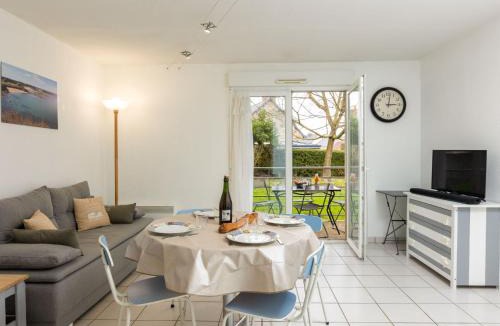 Pleurtuit Apartment | Apartment Les Caps Horniers by Interhome