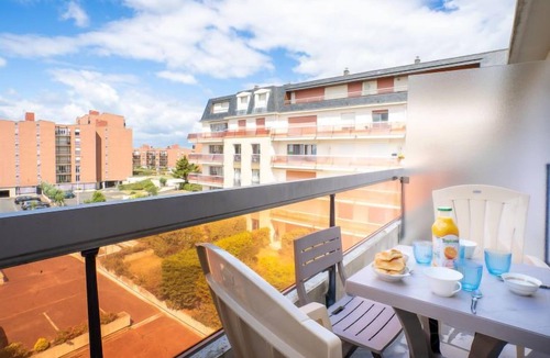Cabourg Apartment | Apartment Les Caravelles in Cabourg - 4 persons, 1 bedrooms
