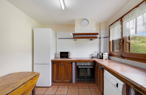 Sagas House | Apartment 'Les Cases' with Mountain View, Private Pool and Wi-Fi