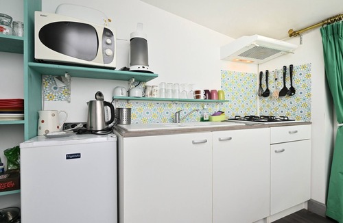 Chein-Dessus Apartment | Apartment 'Les Chambres Du Ruisseau' with Mountain View, Shared Terrace and Wi-Fi
