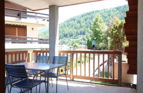 Saint-Pierre-de-Clages Apartment | Apartment Les Chouettes 1 by Interhome