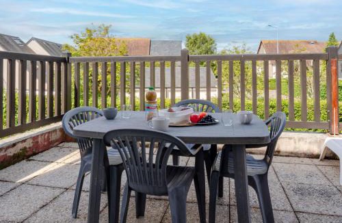 Cabourg Apartment | Apartment Les christophines-5 by Interhome