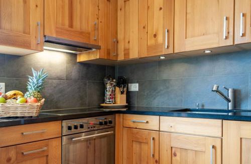 Saint-Pierre-de-Clages Apartment | Apartment Les Cimes Blanches B 401 by Interhome