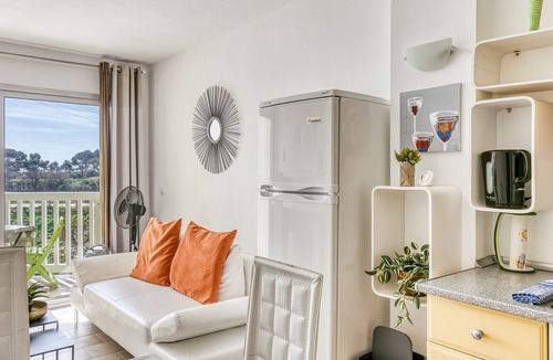 Empuriabrava Apartment | Apartment 'Les Embruns' with Sea View, Private Terrace and Balcony
