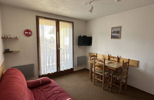 Les Carroz-d'Araches Apartment | Apartment Les Carroz d'Araches sleeps 4 to 6, mountain view