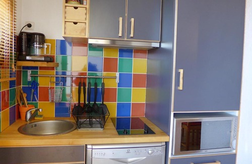 Les Arenes Apartment | Apartment Les Voiliers by Interhome