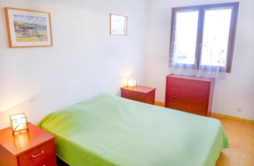 Les Arenes Apartment | Apartment Les Voiliers by Interhome