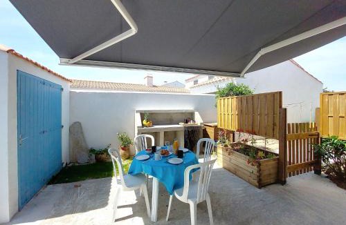 Noirmoutier-en-l'Ile Apartment | Apartment Les Galivades by Interhome