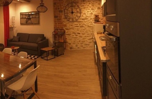 Les Epesses Apartment | Apartment "Les Glycines N2" with Private Terrace, Balcony and Wi-Fi