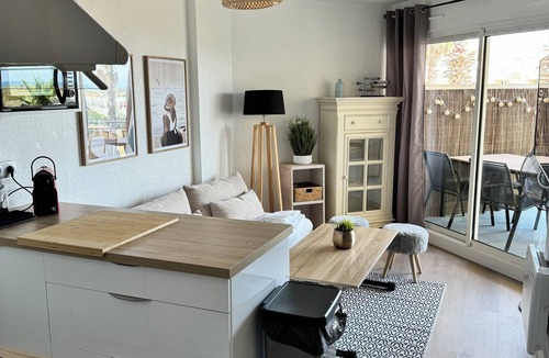 Saint-Cyprien Plage Apartment | Apartment Les Goëlettes in Saint Cyprien Plage, sea view with swimming pool - 4 Pers
