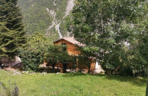 Belvedere Apartment | Apartment 'Les Grillons' with Mountain View, Shared Garden and Wi-Fi