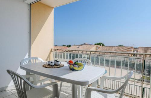 Saint-Pierre-la-Mer Apartment | Apartment Les Hauts de St Pierre by Interhome