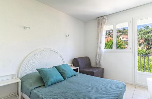 Le Lavandou Apartment | Apartment Les Ilaires by Interhome