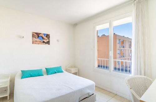 Le Lavandou Apartment | Apartment Les Ilaires by Interhome