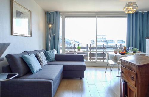 Deauville Apartment | Apartment Les Marinas-3 by Interhome
