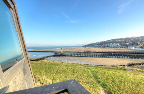 Deauville Apartment | Apartment Les Marinas-6 by Interhome