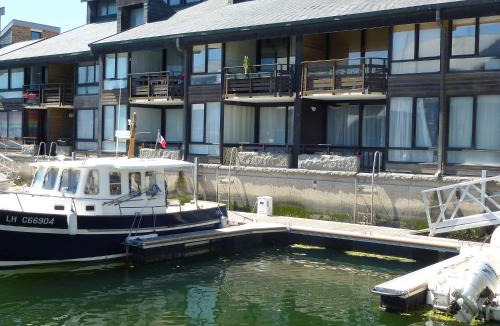 Deauville Apartment | Apartment Les Marinas-7 by Interhome