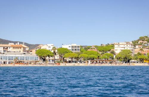 Sainte-Maxime Apartment | Apartment Les Pins Ensoleilles-6 by Interhome