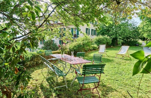 Veytaux Apartment | Apartment "Les Platanes" with private balcony