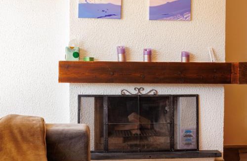 Saint-Pierre-de-Clages Apartment | Apartment Les Platanes E3 by Interhome