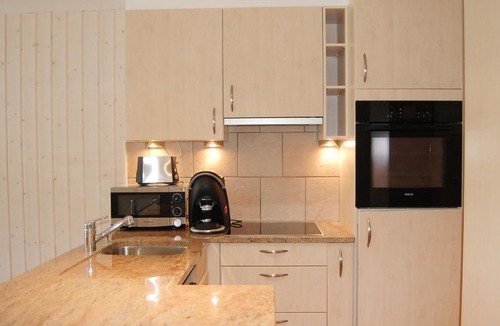 Saint-Pierre-de-Clages Apartment | Apartment Les Platanes F4