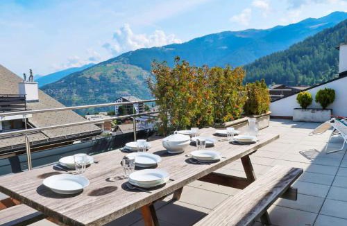 Saint-Pierre-de-Clages Apartment | Apartment Les Platanes I5 by Interhome