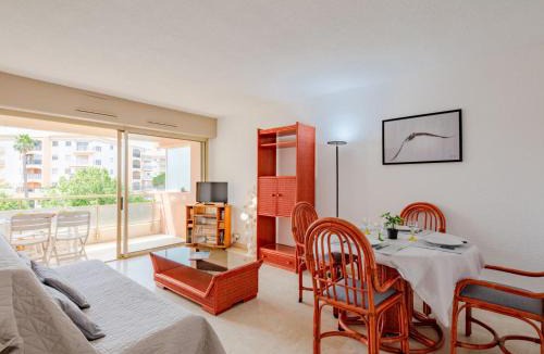 Sainte-Maxime Apartment | Apartment Les Terres Marines-2 by Interhome