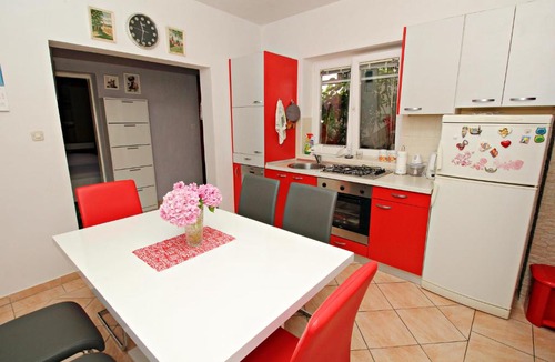 Kali Apartment | Apartment Lilian