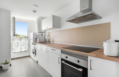 Canet de Berenguer Apartment | Apartment 'Lopimar Bonito' with Mountain View, Wi-Fi and Air Conditioning