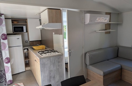 Vaulnaveys-le-Bas RV Rental | Apartment 'Lodge 87 No.48' with Mountain View, Wi-Fi and Air Conditioning