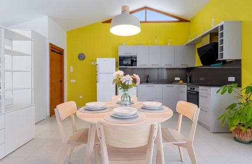 Bellvey Apartment | Apartment 'Loft El Til-ler' with Private Terrace and Wi-Fi