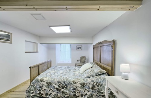 Arreau Apartment | Apartment 'Loft En Duplex Avec Balcon Et Vue' with Mountain View and Balcony