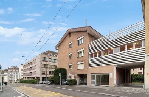 District 8 Apartment | Apartment looking over Park in City Centre