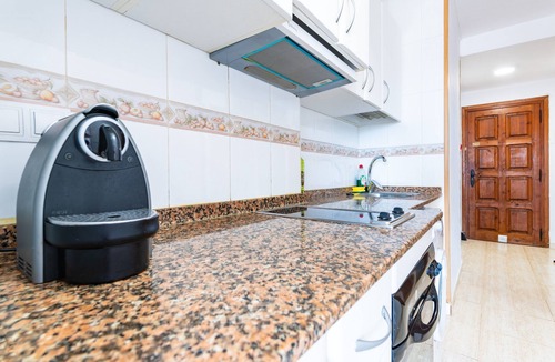 Alcossebre Apartment | Apartment 'Los Arcos' with Shared Pool, Wi-Fi and Air Conditioning