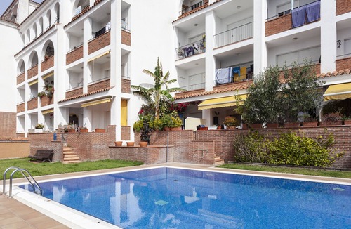 Lloret de Mar Apartment | Apartment "Los Fresnos" with Wifi & Pool