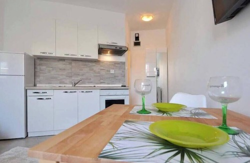 Gregovica Apartment | Apartment Lotus – Functional Studio with Parking in Pula