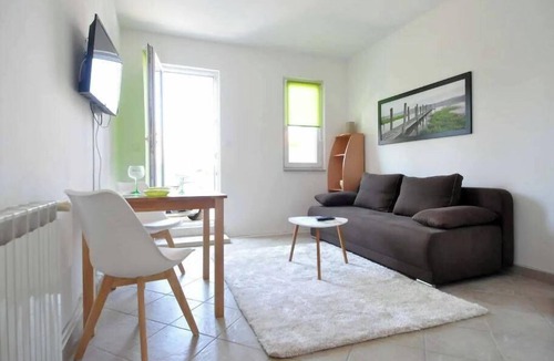 Gregovica Apartment | Apartment Lotus – Functional Studio with Parking in Pula