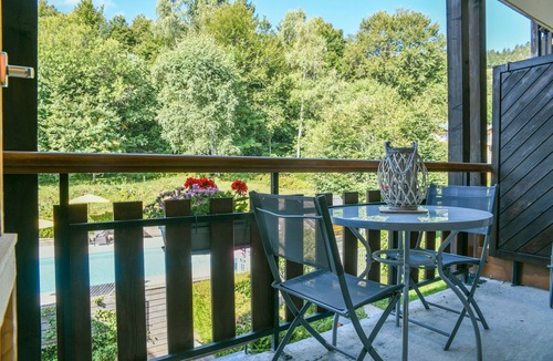 La Feclaz Apartment | Apartment 'L’ourson' with Mountain View, Shared Pool and Wi-Fi