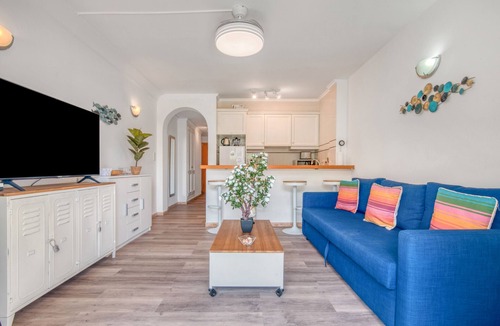 Molinell Apartment | Apartment 'Love Chill' with Shared Pool, Wi-Fi and Air Conditioning