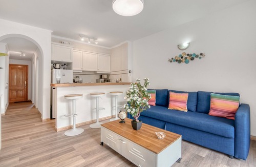 Molinell Apartment | Apartment 'Love Chill' with Shared Pool, Wi-Fi and Air Conditioning