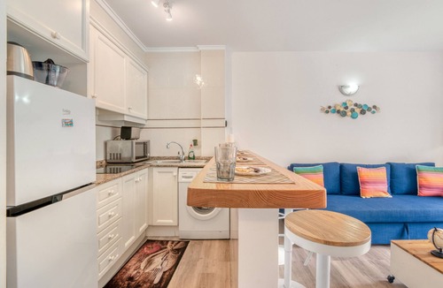 Molinell Apartment | Apartment 'Love Chill' with Shared Pool, Wi-Fi and Air Conditioning
