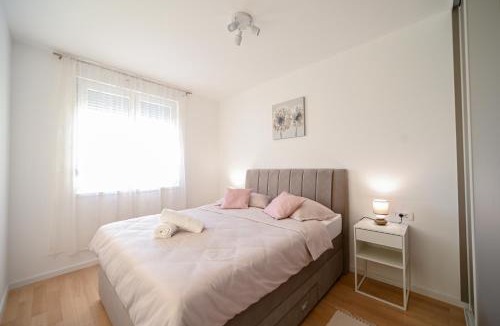 Zadar Apartment | Apartment Lovre - sea view and private parking