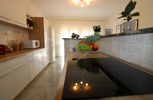 Vrvari Apartment | Apartment "Luna" with pool for 4 to 8 persons